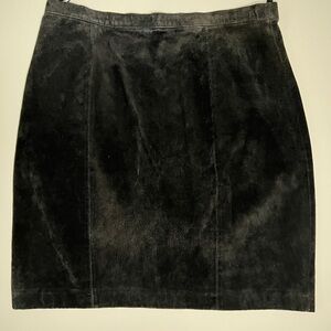 Elegant Black Women's Leather Skirt vintage